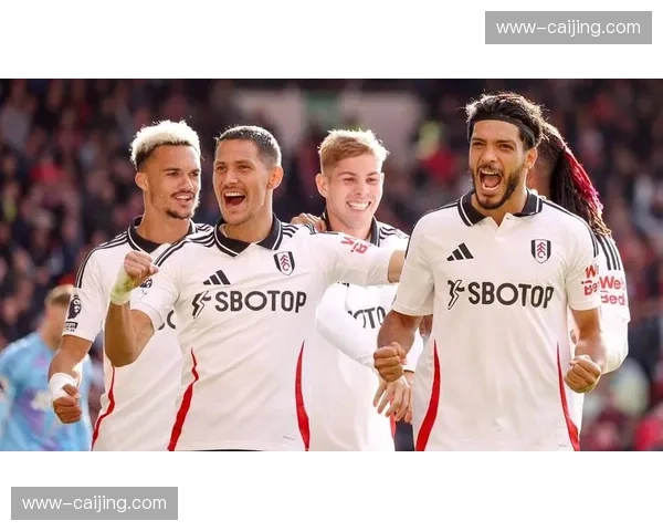 富勒姆怒斥曼联第一球全过程还原 点球改任意球决策链条