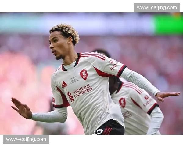 利物浦后防线更新换代，新援克尔凯兹与弗林蓬提供即战力